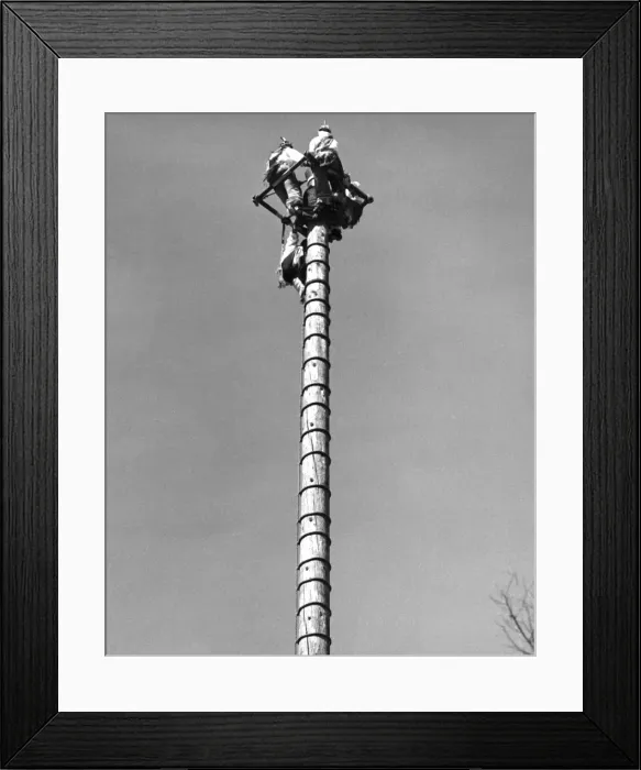 Framed Print : FLYING RED INDIANS Framed Print : FLYING RED INDIANS