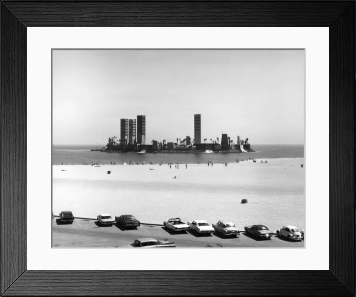 Framed Print : Longbeach Beach Framed Print : Longbeach Beach