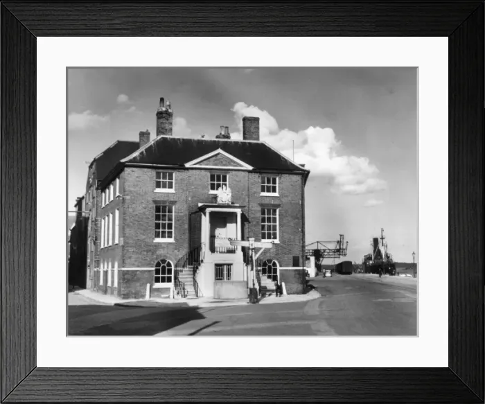 Framed Print : Poole Custom House Framed Print : Poole Custom House