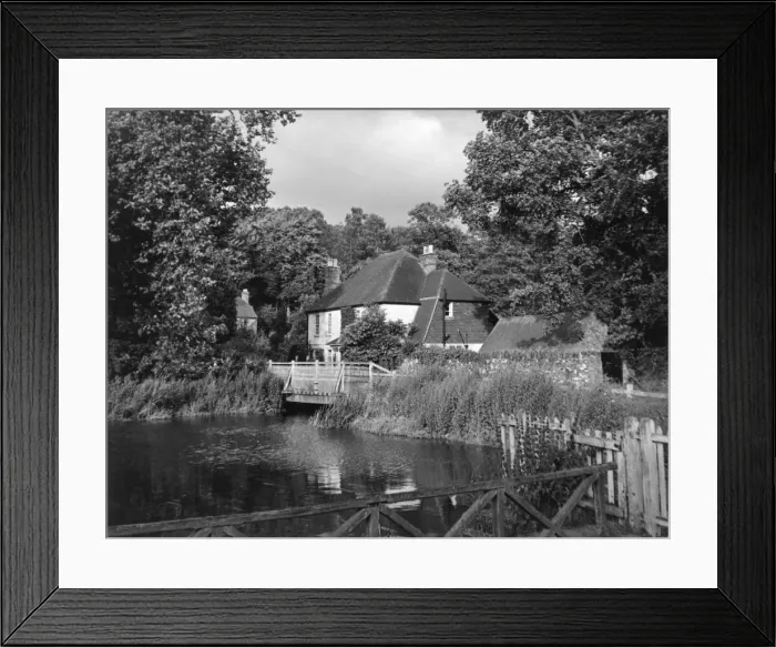 Framed Print : England / Waverley Framed Print : England / Waverley