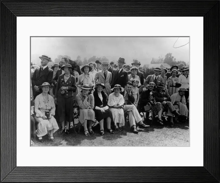Framed Print : POSH GROUP Framed Print : POSH GROUP