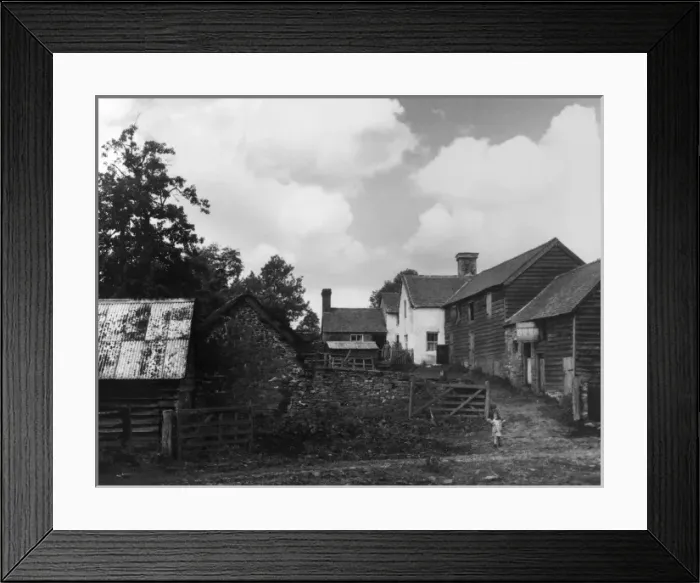 Framed Print : Shropshire Farmhouse Framed Print : Shropshire Farmhouse