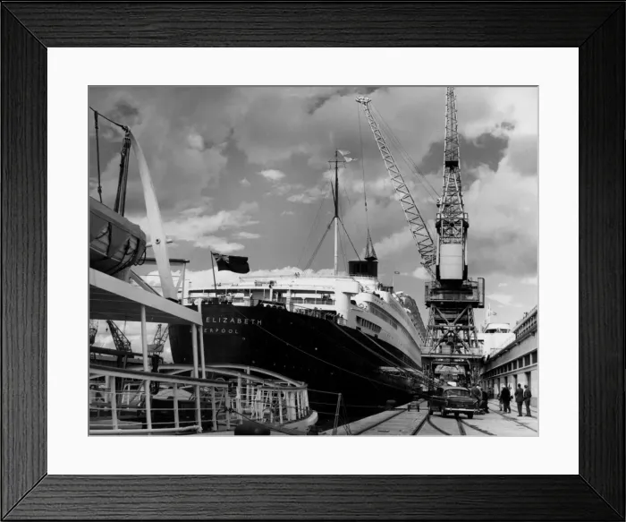 Framed Print : QUEEN ELIZABETH SHIP Framed Print : QUEEN ELIZABETH SHIP