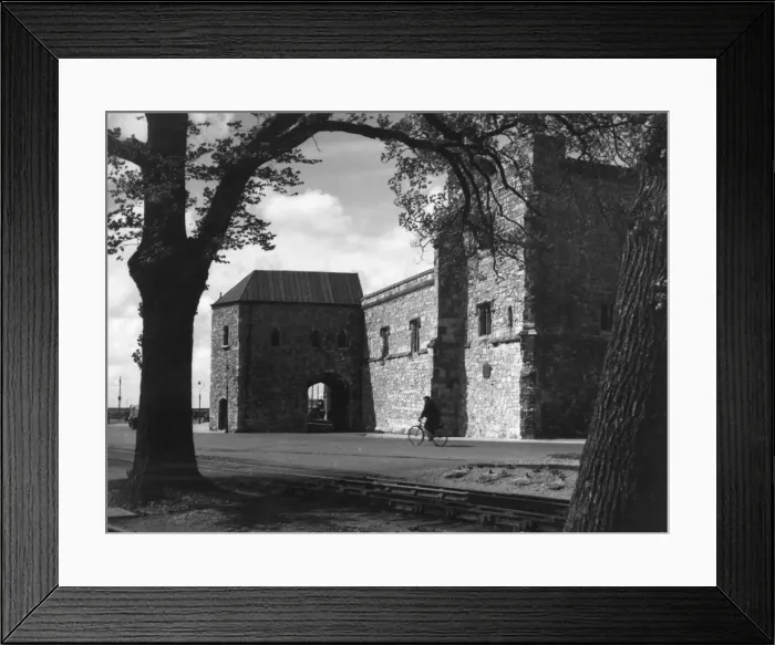 Framed Print : Southampton Tower Framed Print : Southampton Tower