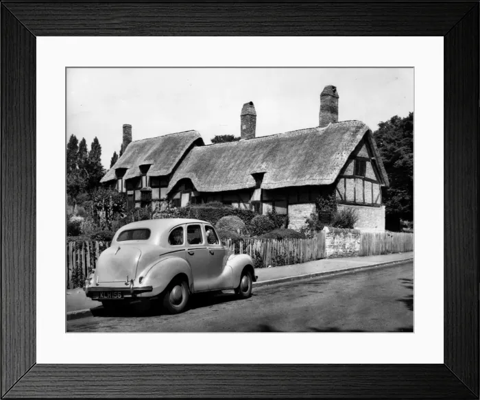 Framed Print : Ann Hathaways Cottage Framed Print : Ann Hathaways Cottage