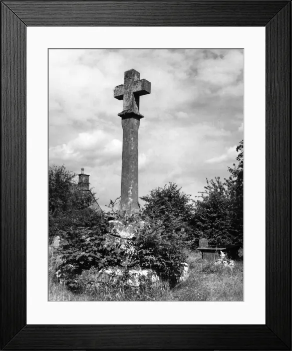 Framed Print : Eydon Village Cross Framed Print : Eydon Village Cross