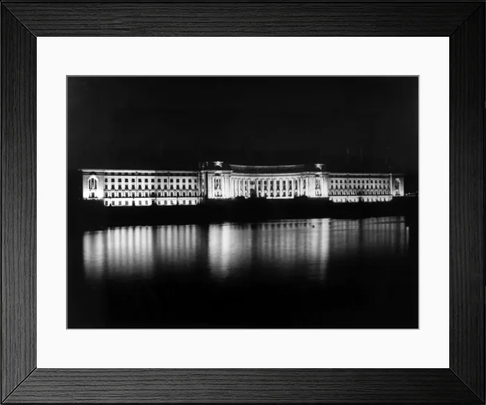 Framed Print : County Hall at Night Framed Print : County Hall at Night