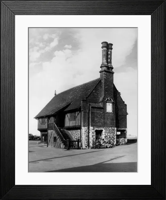 Framed Print : Aldeburgh Moot Hall Framed Print : Aldeburgh Moot Hall