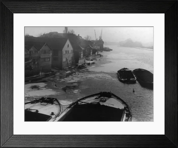 Framed Print : Frozen River Thames Framed Print : Frozen River Thames
