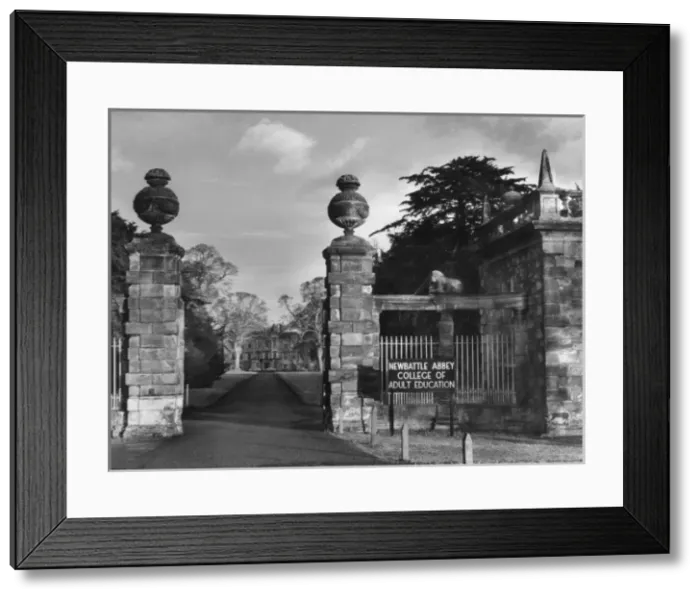 Framed Print : Newbattle Abbey Gateway Framed Print : Newbattle Abbey Gateway