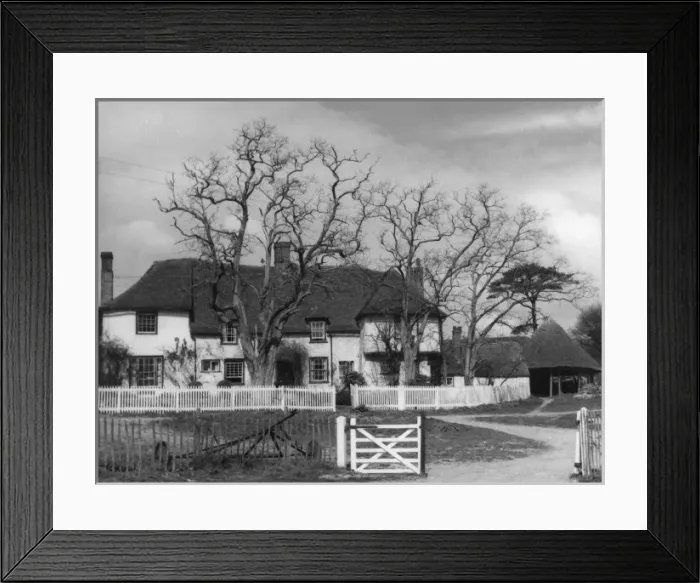 Framed Print : Kentish Farmstead Framed Print : Kentish Farmstead