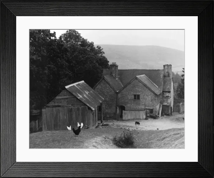 Framed Print : Shropshire Farmhouse Framed Print : Shropshire Farmhouse