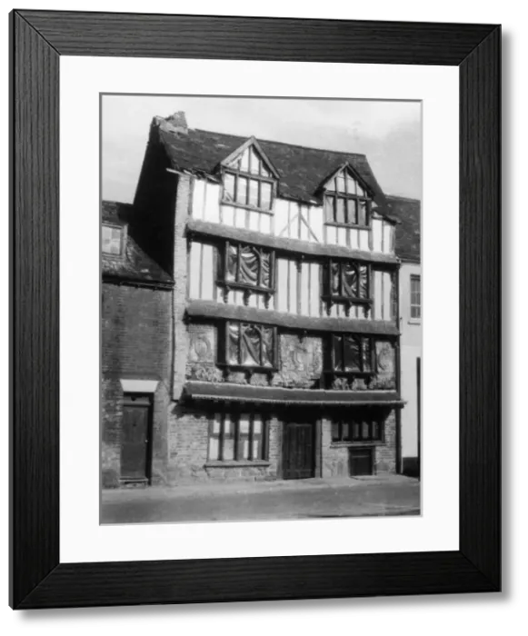 Framed Print : Exeter Tudor House Framed Print : Exeter Tudor House
