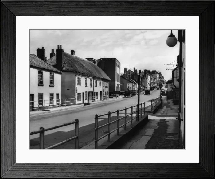 Framed Print : England / Honiton Framed Print : England / Honiton