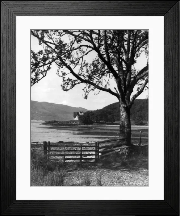 Framed Print : LOCH FYNE. A view of the shores of Loch Fyne, with Castle Lachlan in the distance Framed Print : LOCH FYNE. A view of the shores of Loch Fyne, with Castle Lachlan in the distance