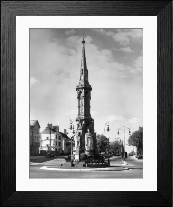 Framed Print : Banbury Cross Framed Print : Banbury Cross