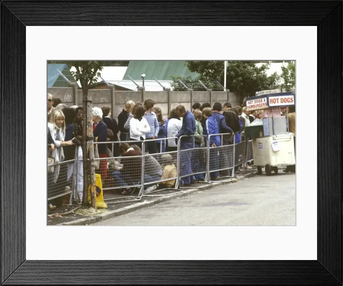 Framed Print : Wimbledon Queue Framed Print : Wimbledon Queue