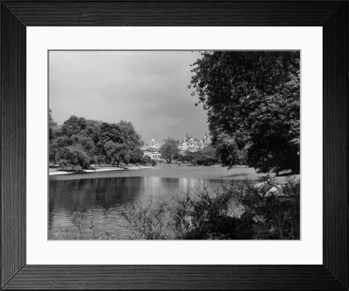 Framed Print : St. Jamess Park Lake Framed Print : St. Jamess Park Lake