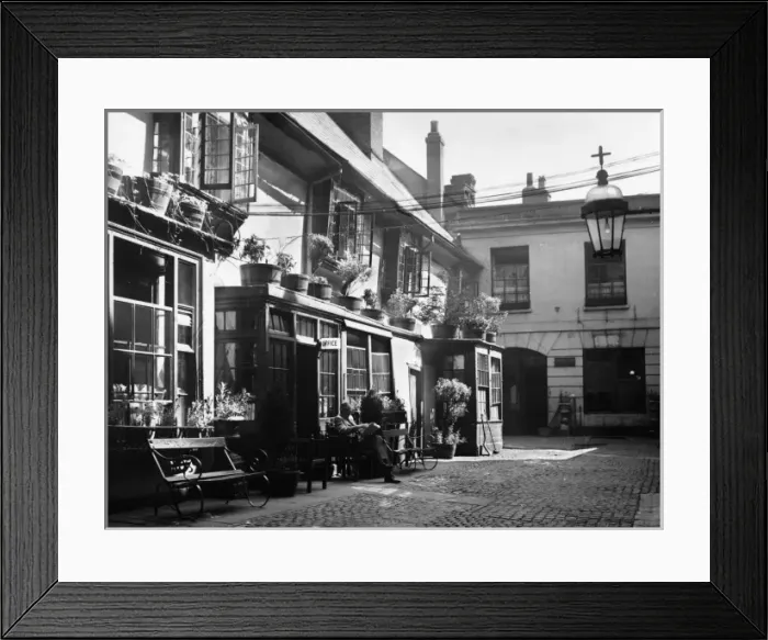 Framed Print : The Golden Cross Inn Framed Print : The Golden Cross Inn