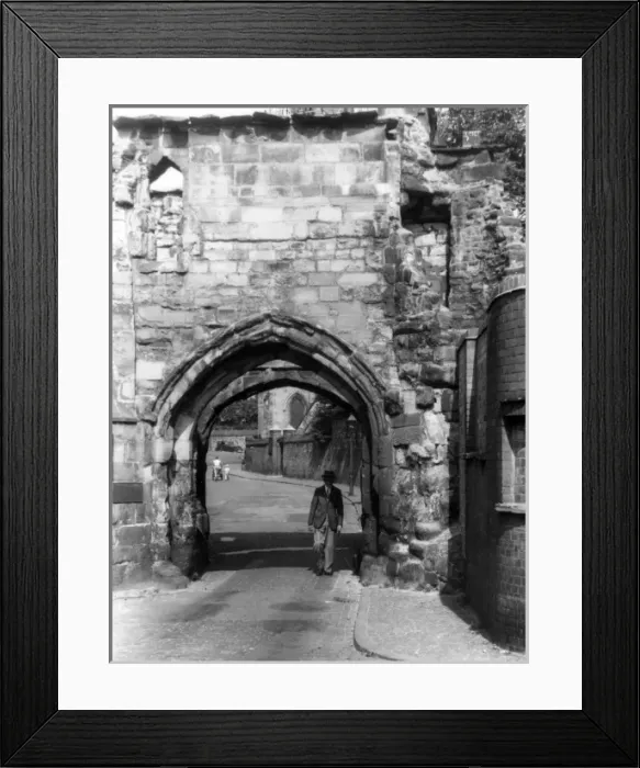 Framed Print : Leicester Castle Gate Framed Print : Leicester Castle Gate