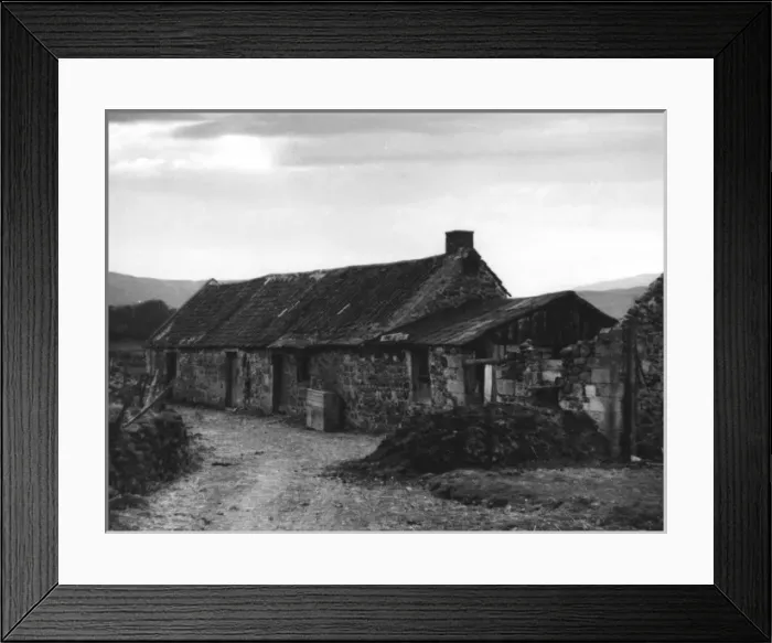 Framed Print : English Farm Builings Framed Print : English Farm Builings