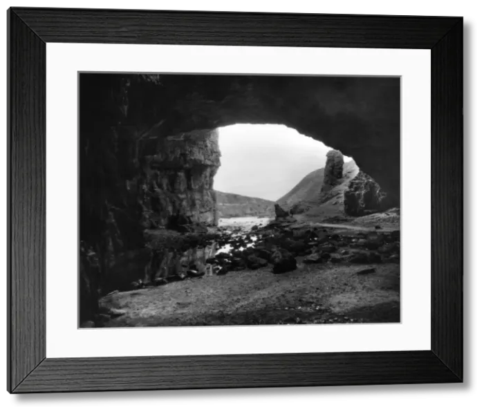 Framed Print : SMOO CAVE. Smoo Cave, near Durness, Sutherland Framed Print : SMOO CAVE. Smoo Cave, near Durness, Sutherland