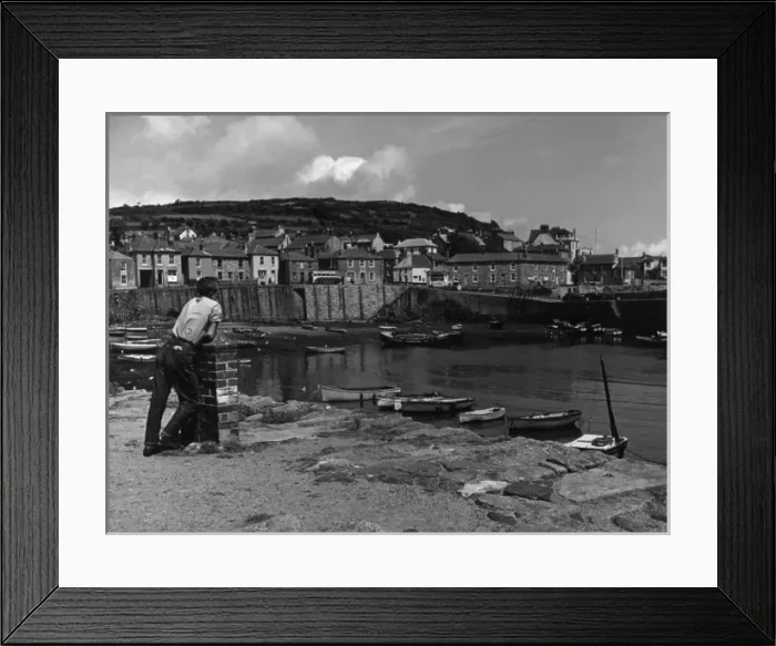 Framed Print : Mousehole Harbour Framed Print : Mousehole Harbour