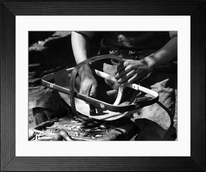 Framed Print : MAKING A TRUG BASKET Framed Print : MAKING A TRUG BASKET