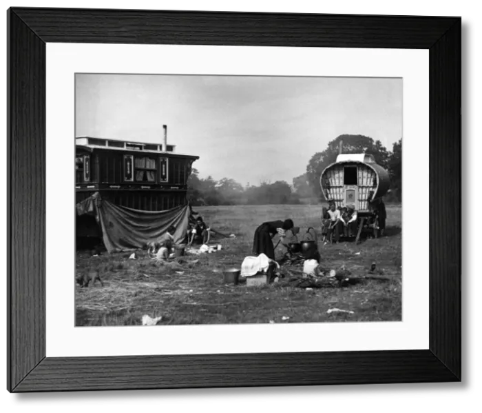 Framed Print : Gipsy Encampment Meal Framed Print : Gipsy Encampment Meal