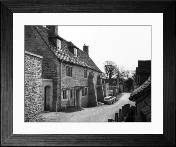 Framed Print : Cornwall, Oxfordshire Framed Print : Cornwall, Oxfordshire