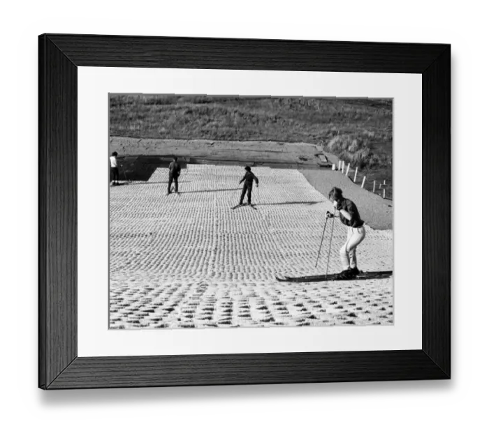 Framed Print : Drambuie Dry Ski Slope Framed Print : Drambuie Dry Ski Slope