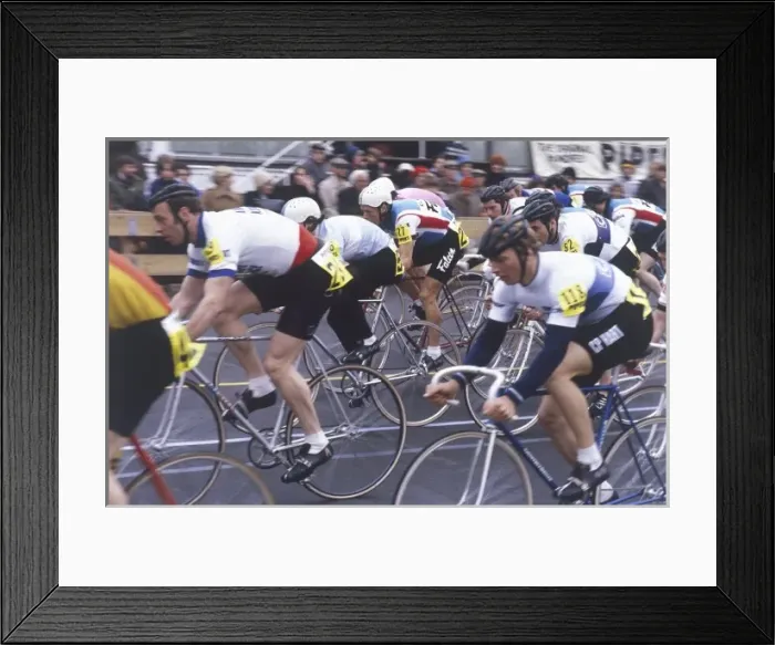 Framed Print : Sprint Cyclists Framed Print : Sprint Cyclists