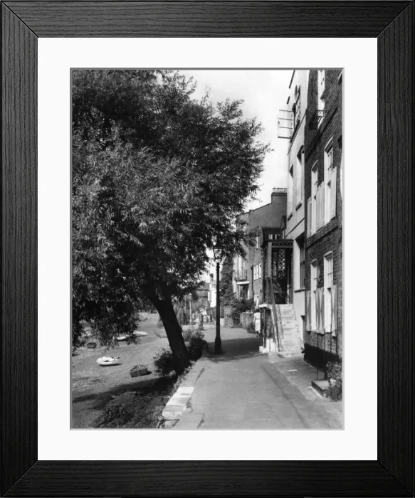 Framed Print : Strand-On-The-Green Framed Print : Strand-On-The-Green
