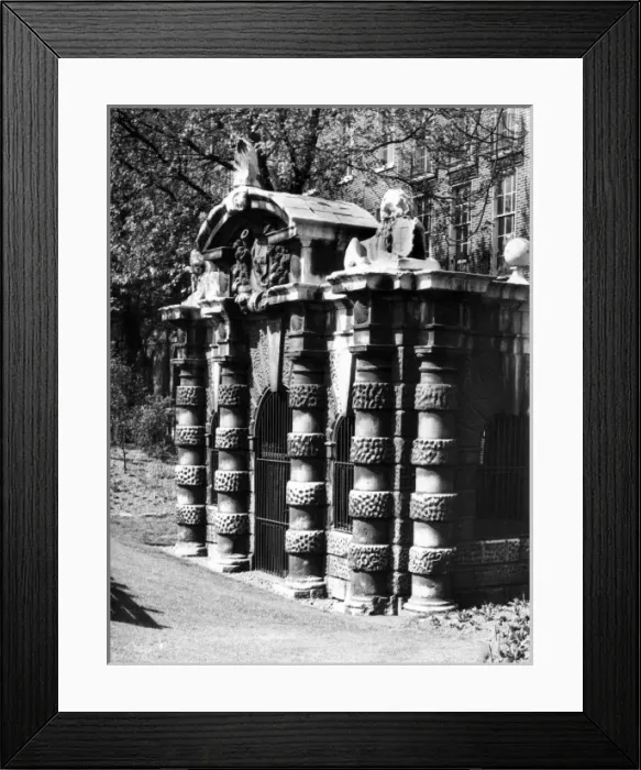Framed Print : Embankment Water Gate Framed Print : Embankment Water Gate