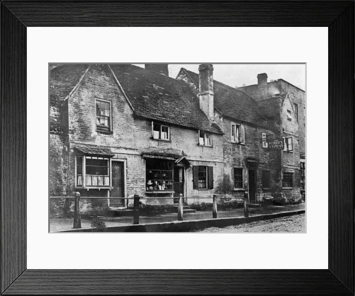 Framed Print : SURREY YEOMAN PUB
