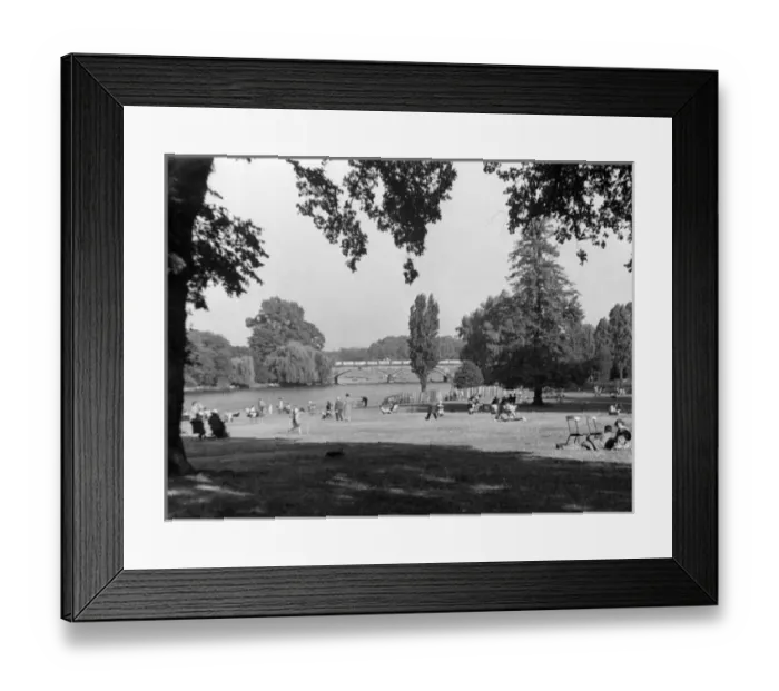 Framed Print : Summertime in Hyde Park Framed Print : Summertime in Hyde Park