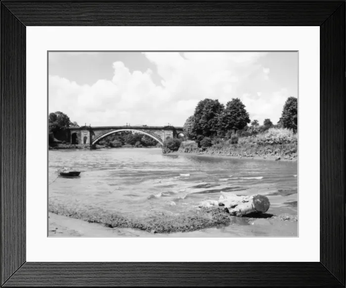 Framed Print : Grosvenor Bridge Framed Print : Grosvenor Bridge