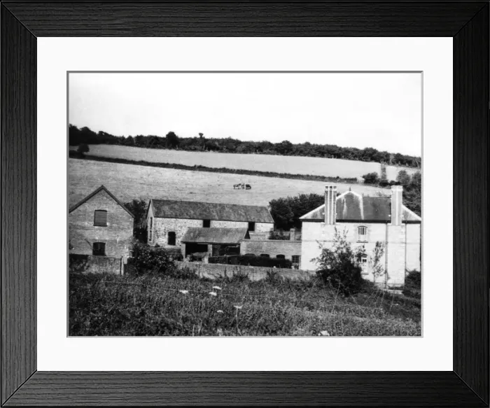 Framed Print : Devonshire Farmhouse Framed Print : Devonshire Farmhouse