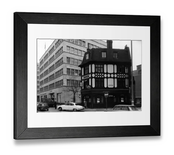 Framed Print : COACH & HORSES Framed Print : COACH & HORSES