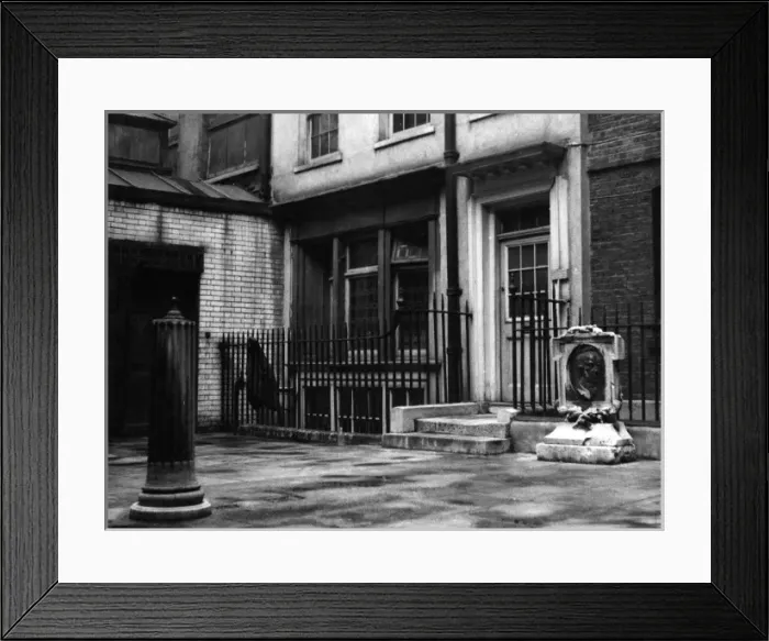 Framed Print : London / Pickering Place Framed Print : London / Pickering Place