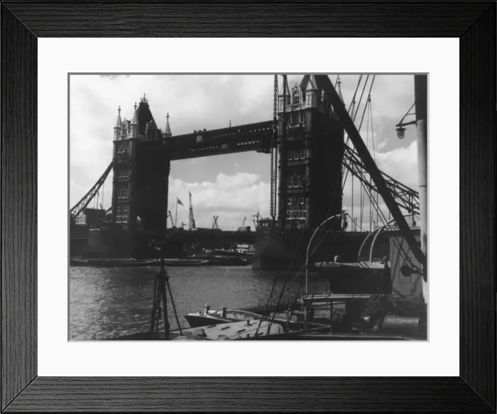 Framed Print : Tower Bridge Framed Print : Tower Bridge