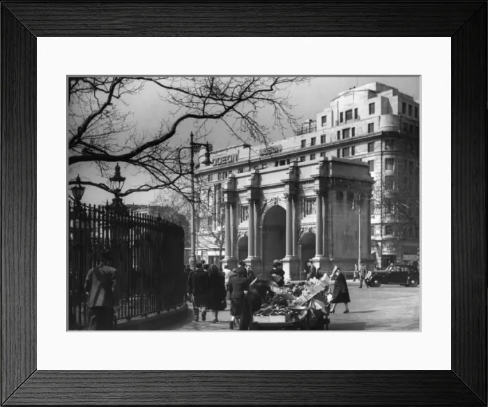 Framed Print : Marble Arch 1940S Framed Print : Marble Arch 1940S