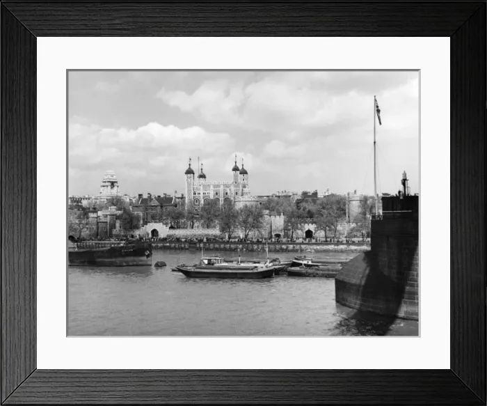 Framed Print : Tower of London Framed Print : Tower of London