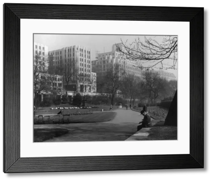 Framed Print : Victoria Embankment Gdns Framed Print : Victoria Embankment Gdns