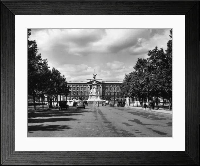 Framed Print : Buckingham Palace Framed Print : Buckingham Palace