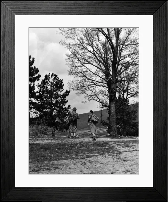 Framed Print : HIKERS 1930S Framed Print : HIKERS 1930S
