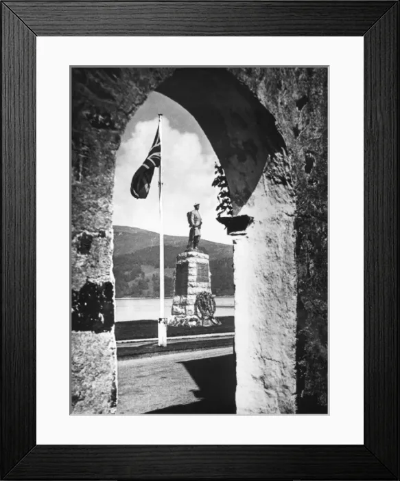 Framed Print : EMBLEMS OF EMPIRE Framed Print : EMBLEMS OF EMPIRE