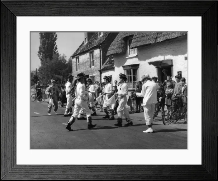 Framed Print : MORRIS MEN Framed Print : MORRIS MEN