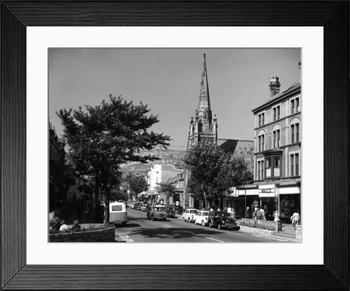 Framed Print : Llandudno / Mostyn Street Framed Print : Llandudno / Mostyn Street