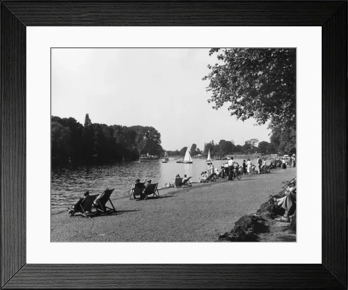 Framed Print : Canbury Gardens Framed Print : Canbury Gardens